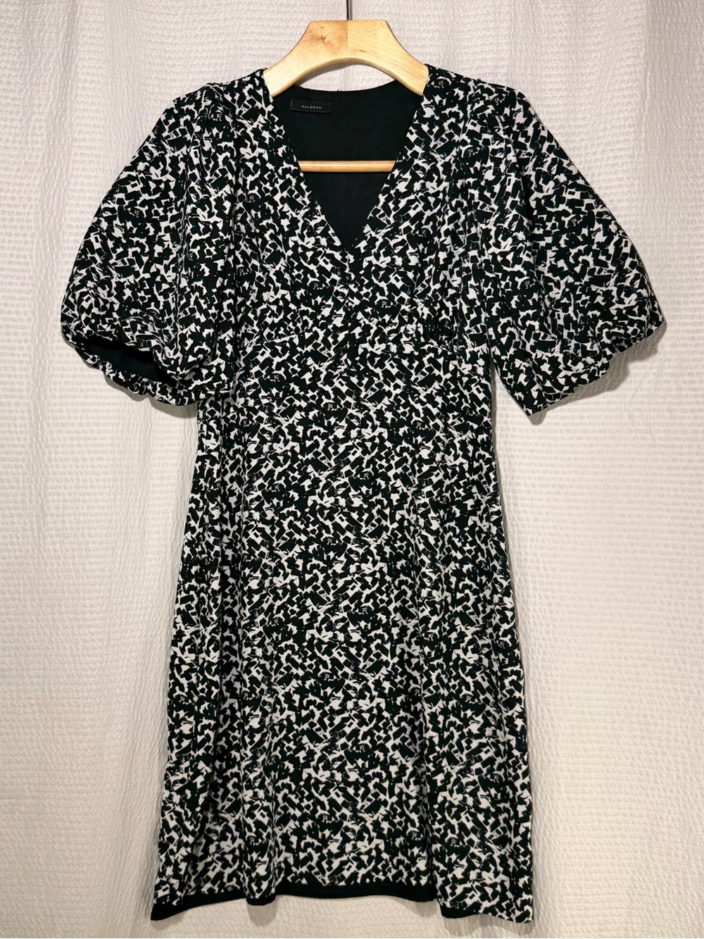 Halogen Abstract Print Puff Sleeve Dress Black White Mod Corporate Sleek Chic